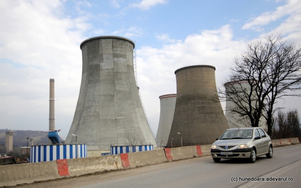 Termocentrala de la Paroșeni a pornit miercuri la capacitate maximă de producție