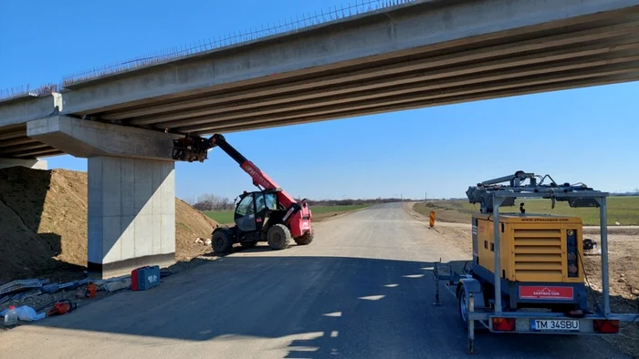 Lucrări la pasajele şoselei de centură Timişoara-Sud FOTO DRDP Timişoara