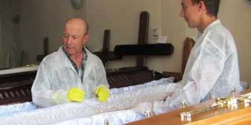 Patru firme de pompe funebre sunt autorizate pentru repatrieri