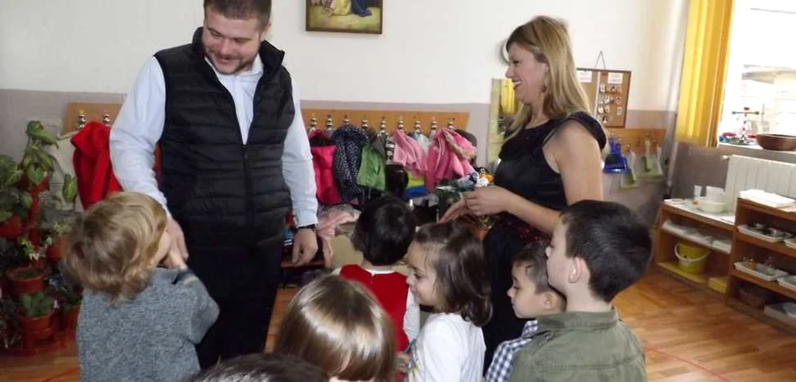 lapte şi corn la o grădiniţă din turnu severin FOTO Corina Macavei 