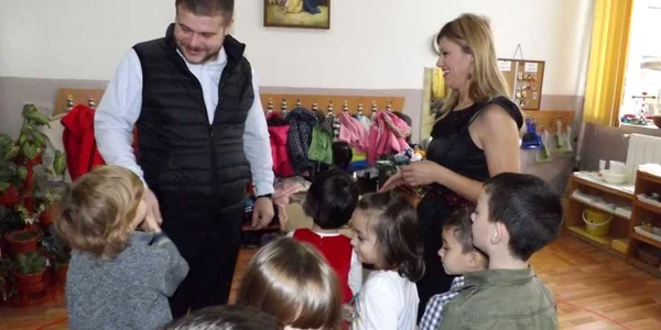 lapte şi corn la o grădiniţă din turnu severin FOTO Corina Macavei 