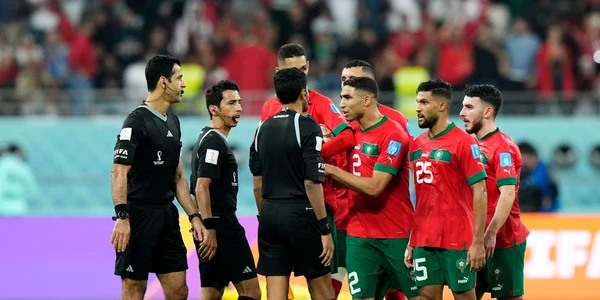Scandal la Cupa Mondială, după disputarea finalei mici. Arbitrul partidei a fost bruscat de marocani FOTO Profimedia 