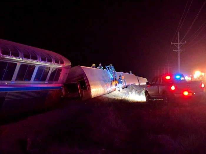 Răniţii nu sunt în pericol de moarte, potrivit operatorului Amtrack FOTO Twitter @j_jaded via Huffington Post