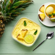 Inghetata de ananas  Sursa foto shutterstock 2048103830 jpg