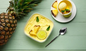 Inghetata de ananas  Sursa foto shutterstock 2048103830 jpg