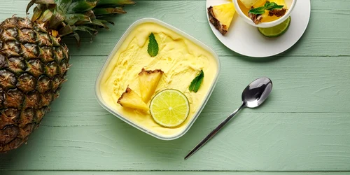 Inghetata de ananas  Sursa foto shutterstock 2048103830 jpg
