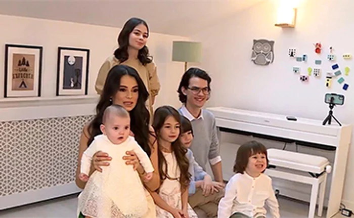 Cu Noah, Ava, Moise, Leah, David și Sara