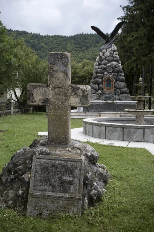 Crucea lui Mihai Viteazul, monumentul sfânt pentru localnicii din Slobozia.  