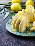 Budinca cu lamaie Sursa foto shutterstock 2450689863 jpg
