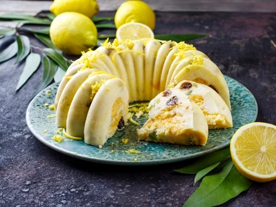 Budinca cu lamaie  Sursa foto shutterstock 2450689863 jpg