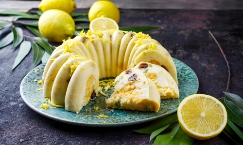 Budinca cu lamaie  Sursa foto shutterstock 2450689863 jpg