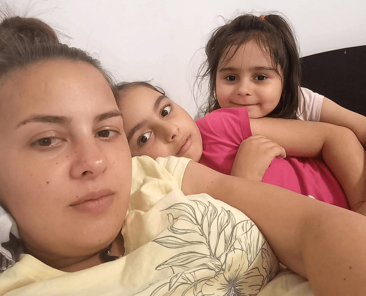 O refugiată din Ucraina cere cu disperare ajutor pentru a-și putea întreține familia