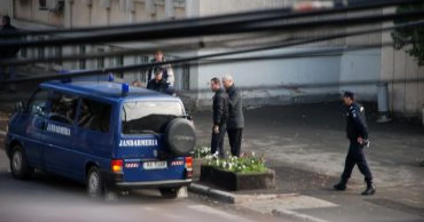Brăila: S-a întâlnit cu avocatul, înarmat cu o sabie