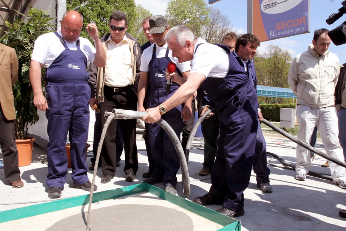 
    În 2006, Irinel a făcut o nuntă de lux cu Monica Gabor  