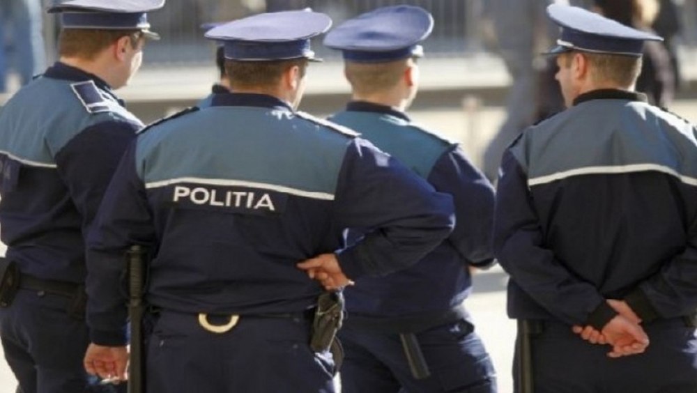 O casieră de la CAR, acuzată că a falsificat peste 60 de contracte de împrumut. A deturnat aproape 900.000 de lei