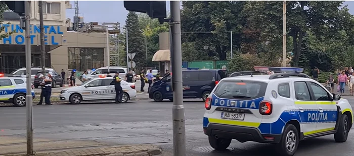 Poliţiţtii timişoreni au împânzit zona unde a fost anunţată prezenţa unei bombe. Foto: captură video