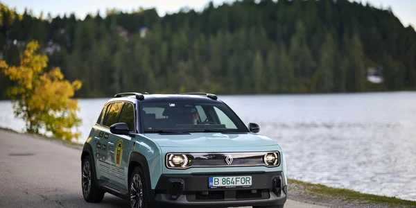 Renault 4 E Tech Eurocharge 2 jpg