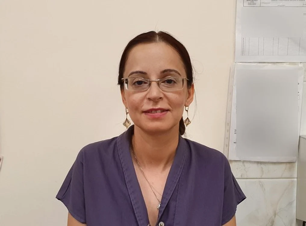 Medicul alergolog Brândușa Petruțescu a declarat că polenul de ambrozie poate declanșa și dermatită atopică doarece se depune inclusiv pe piele