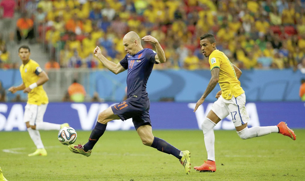Robben a fost, din nou, unul dintre cei mai valoroşi jucători ai OlandeiFoto: Reuters