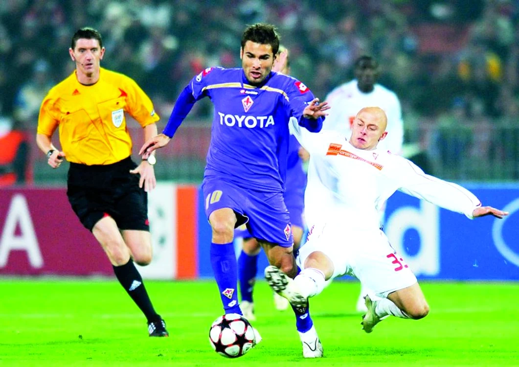 
    Adrian Mutu  este foarte aproape  de un transfer  la AS Roma  