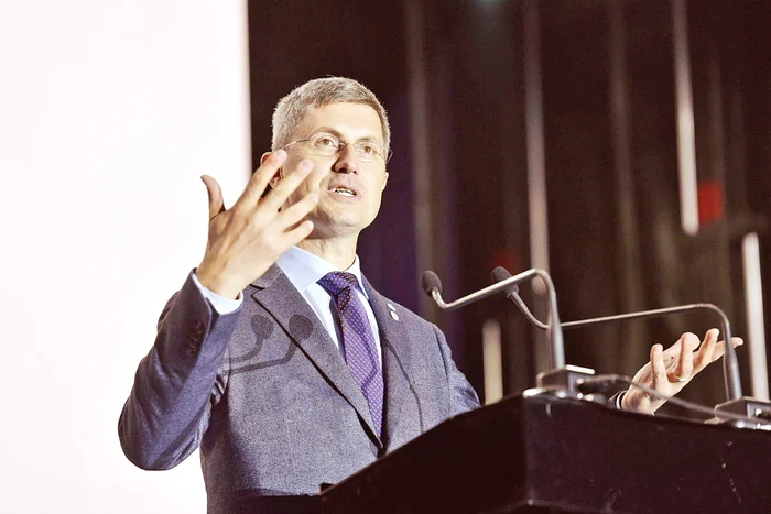 Dan Barna vrea să-şi consulte membrii de partid printr-un vot electronic