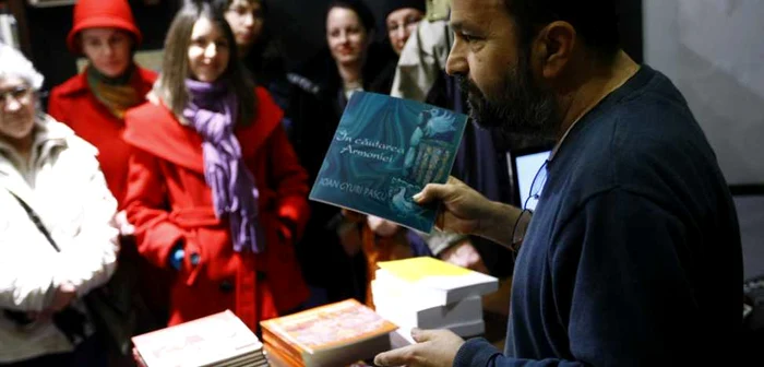 Ioan Gyuri Pascu, la Librăria Bizantină                                 FOTOGRAFII DE DAVID MUNTEAN