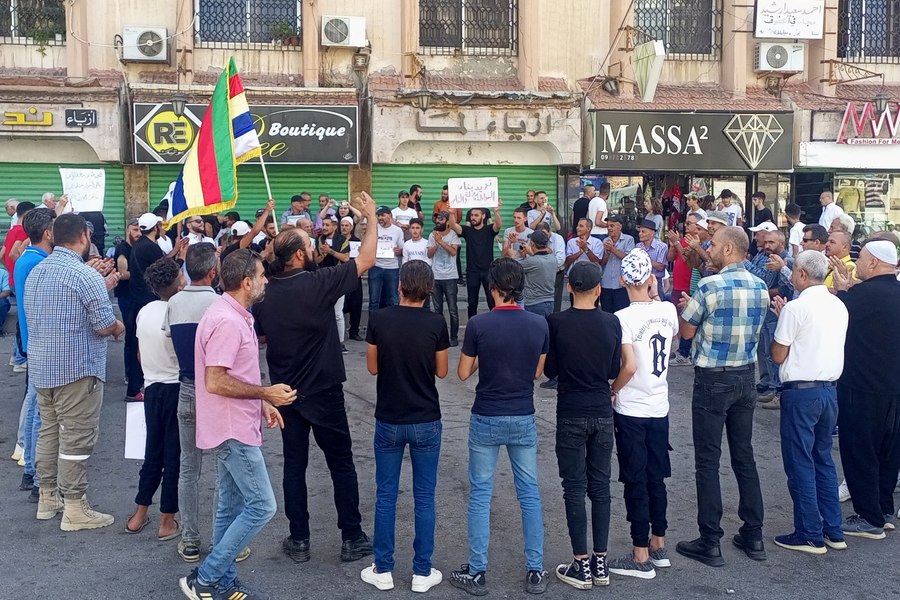 Protest în sudul Siriei față de regimul lui Assad: „Cară-te Bashar, inamic al umanităţii!“
