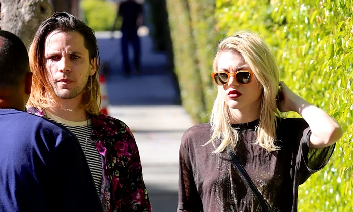 Frances Bean Cobain Gets A Rose From Fiance Isaiah Silva jpeg