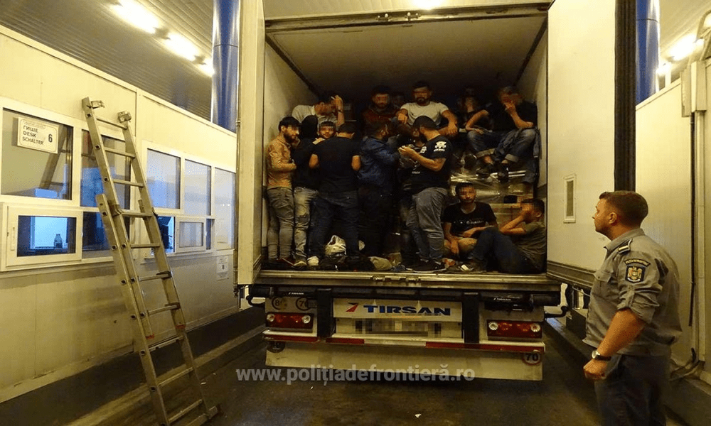 Angajatorii de muncitori străini, drastic verificați de IGI