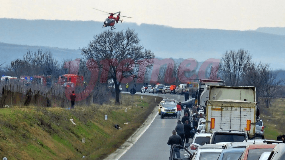 Grav accident rutier la Crasna, pe DN 24. Circulația este blocată, iar coloanele de mașini se întind pe câțiva kilometri