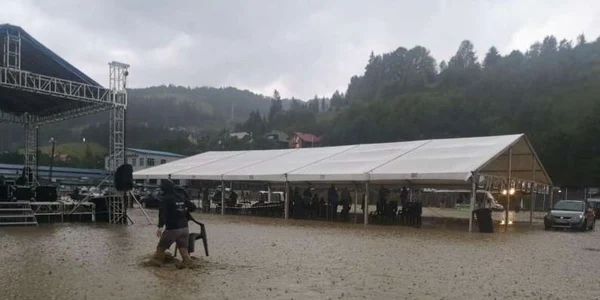 festival campeni inundatii