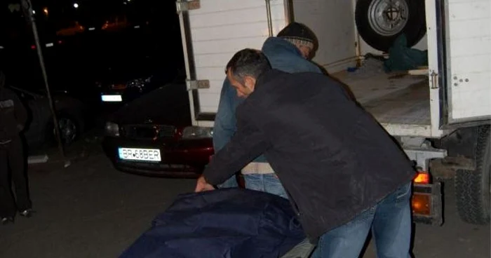 Trupul neînsuflețit al bătrânului a fost adus la morgă