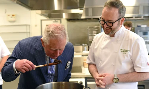 Charles mâncare, Profimedia (1) jpg