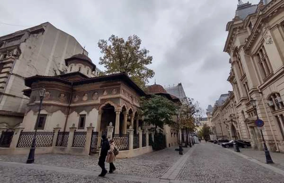 Motorola One Fusion+ biserica centrul vechi Bucuresti