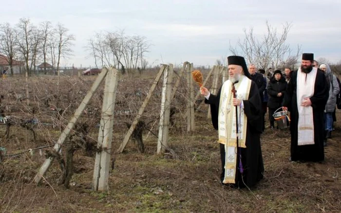 Binecuvântarea a fost săvârşită de Arhiepiscopul Dunării de Jos FOTO Costiuc Petrică