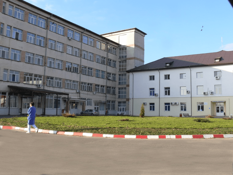 Chirurg din Găești, fără pacienți operați timp de un an. Managerul, nemulțumit că îl plătește degeaba