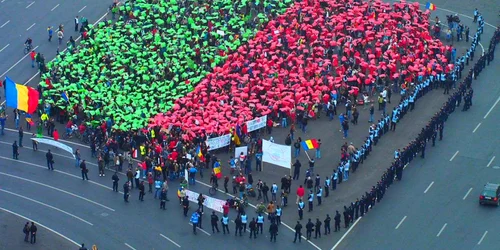 frunza umana proteste rosia montana FOTO Daniel Vrăbioiu