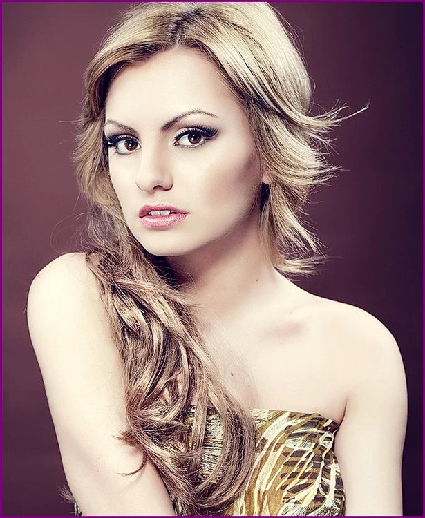 
    Alexandra Stan  