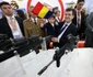 Nicușor Dan și fiul său, Antim la Expoziția BSDA/FOTO: Inquam Photos/George Călin