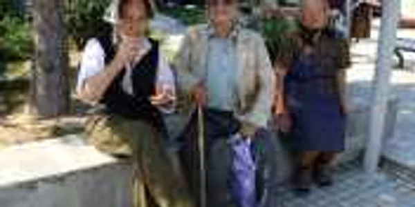 Tot mai mulţi locuitori ai Râmnicului sunt toropiţi de căldură
