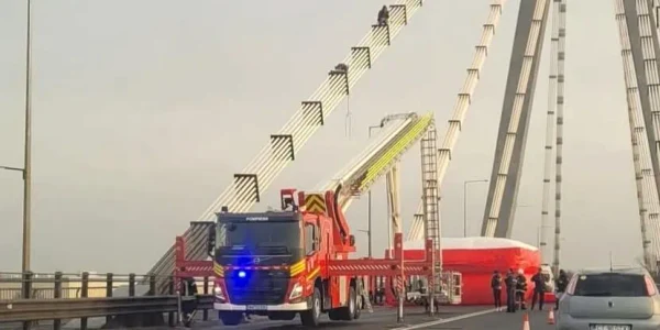 protestatar pe pod la agigea foto radio constanta webp