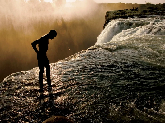 victoria falls zambia griffiths 26019 990x742 jpg jpeg