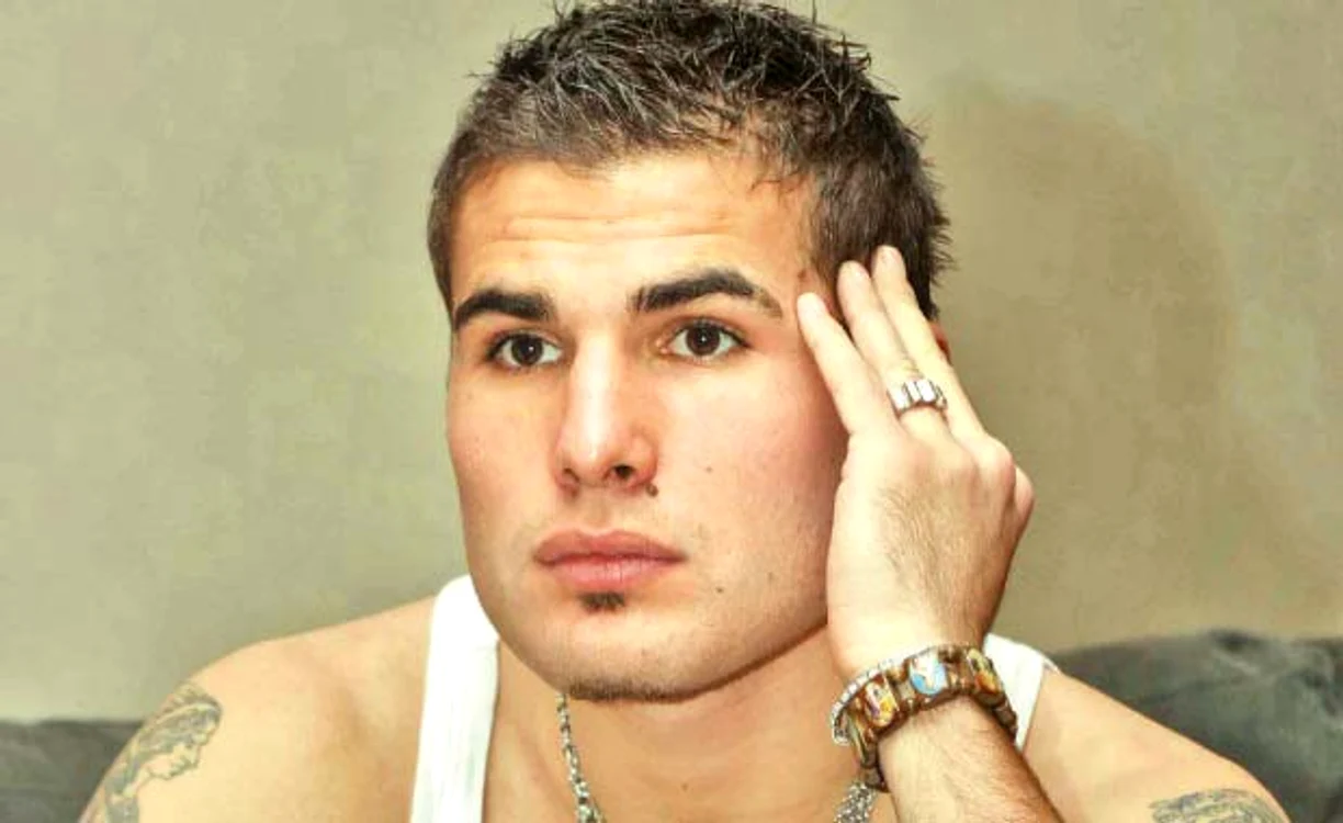 
    Adrian Mutu  