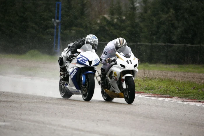 Piloţii BGS Motorsport au făcut show pe circuitul de la Serres