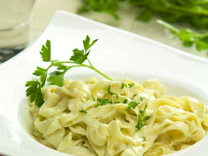 Fettuccine alfredo