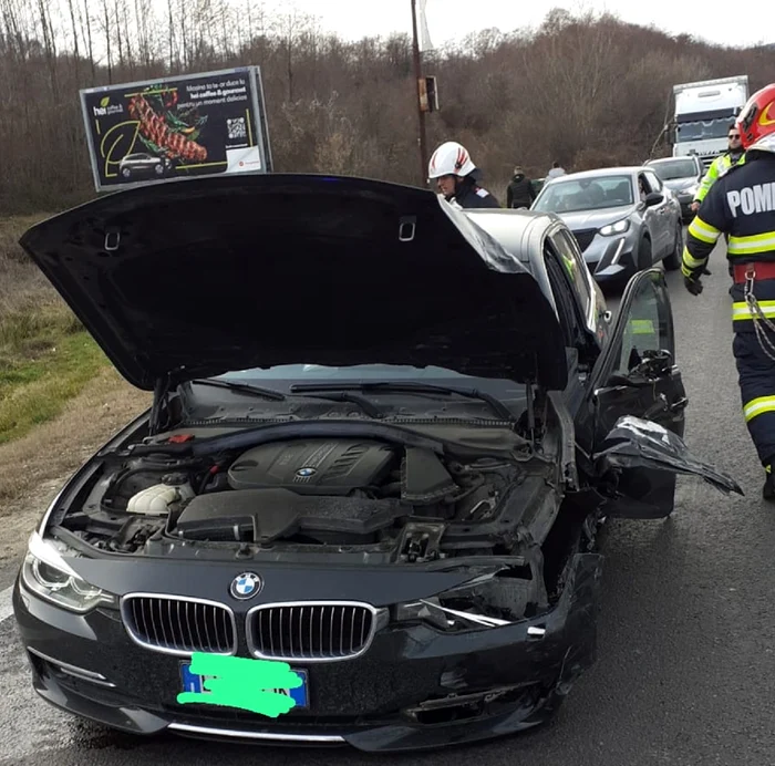 Accident rutier la Seaca în Călimănești pe Valea Oltului Sursă ISU Vâlcea 