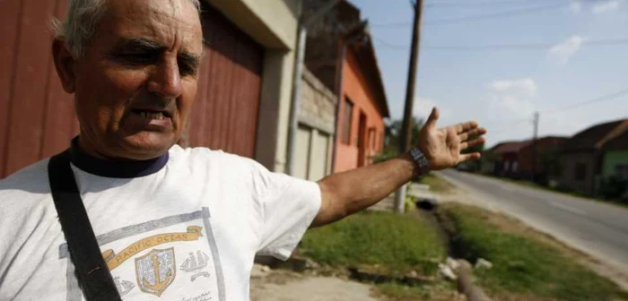 Hoţii au lăsat Tapia fără apă