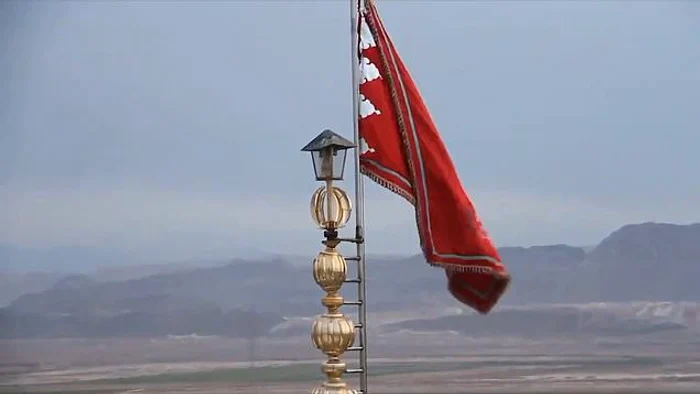 
    Iranul a arborat steagul roșu pe moscheea JamkaramFoto: Captură Video  