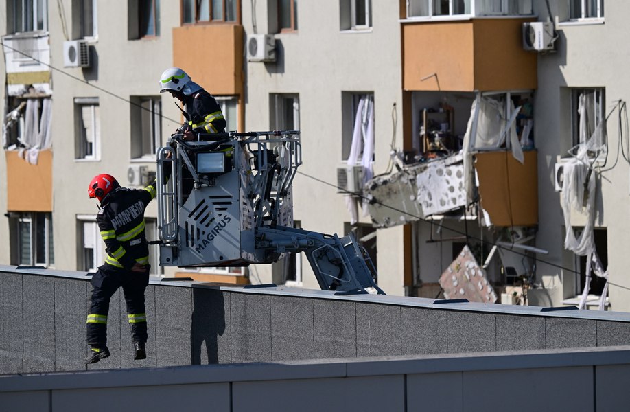 Reconstruirea blocului care a explodat în Rahova. Ministrul Cseke Attila: „Nu avem astăzi un cadru legal disponibil” 