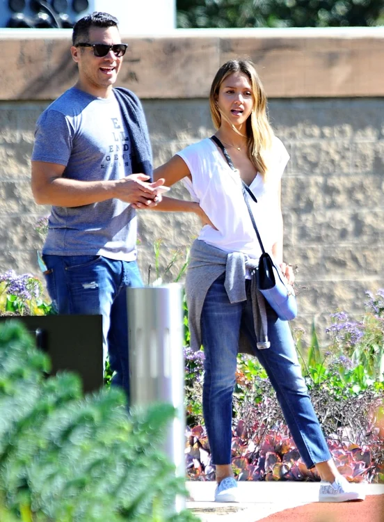 jessica alba hepta 1931067 jpeg
